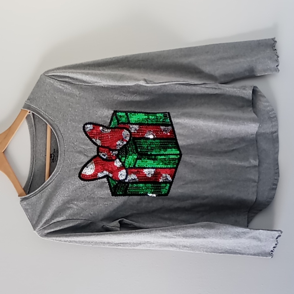 NWOT Disney Parks Christmas shirt